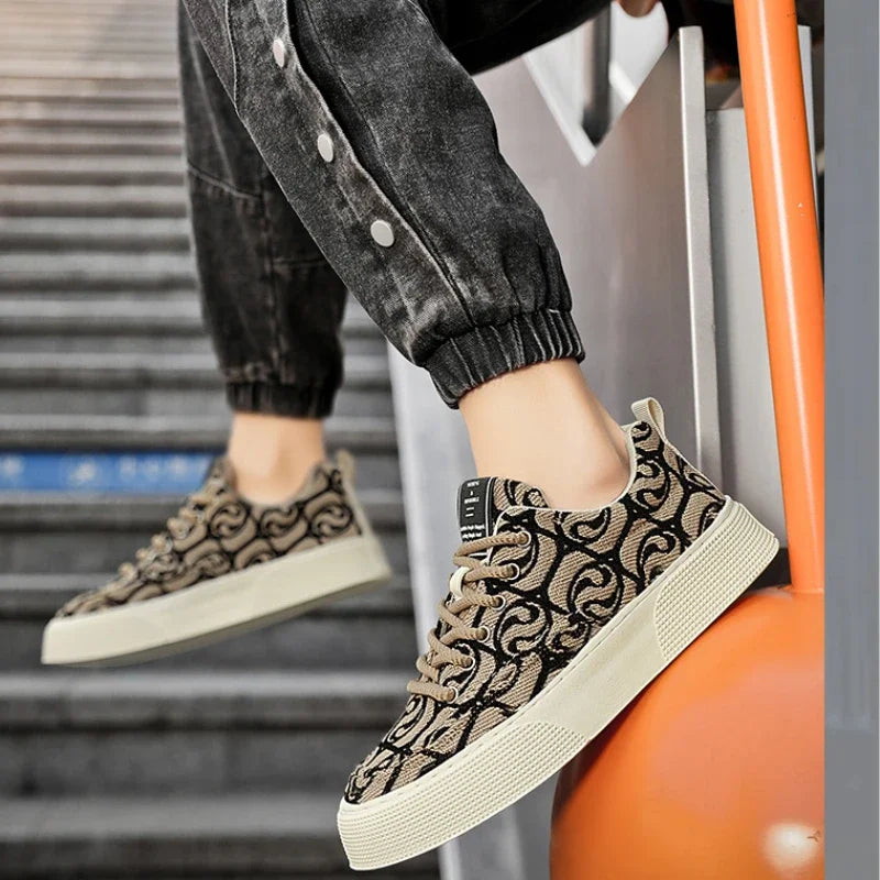 Graffiti prints black canvas sneakers mens vulcanized shoes man low top sneaker lace up trainer skateboard shoes men&